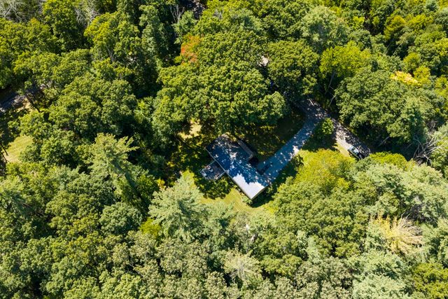 6 Barrett Rd, North Brookfield, MA 01535