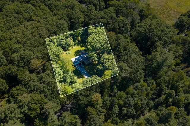 6 Barrett Rd, North Brookfield, MA 01535