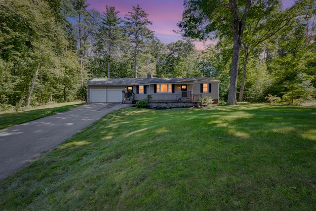 6 Barrett Rd, North Brookfield, MA 01535
