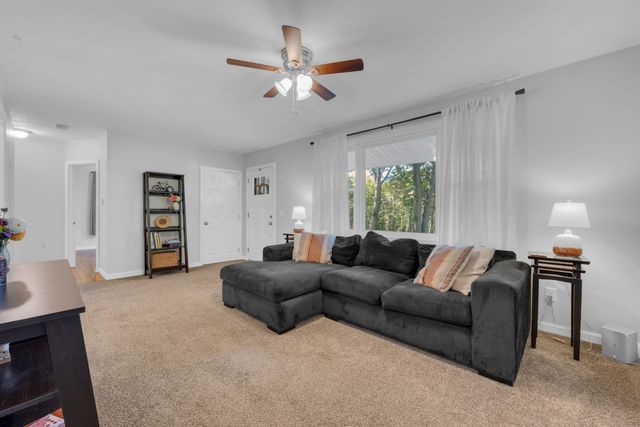 6 Barrett Rd, North Brookfield, MA 01535