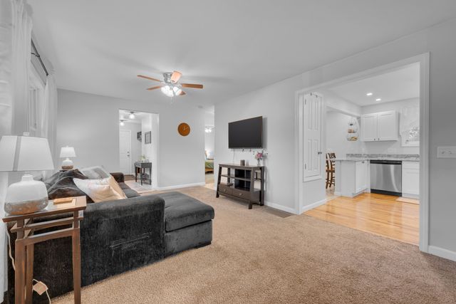 6 Barrett Rd, North Brookfield, MA 01535