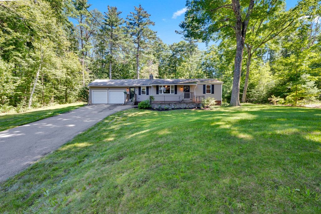 6 Barrett Rd, North Brookfield, MA 01535