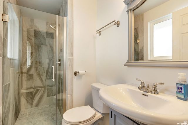 82 S ANGELA WAY, North Salt Lake, UT 84054