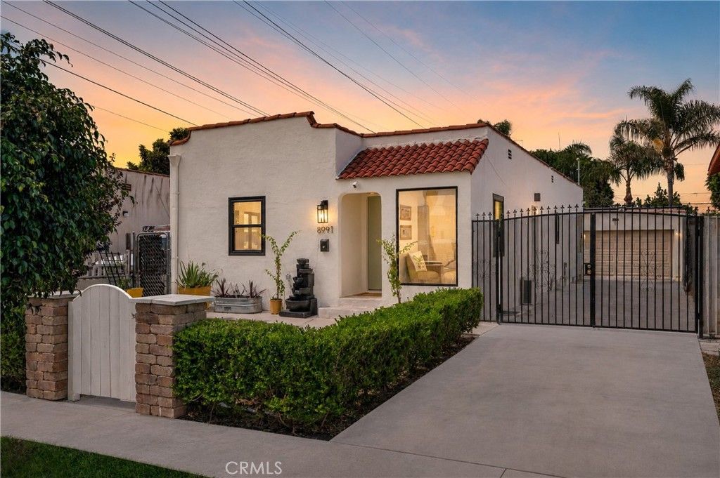 8991 Victoria Avenue, South Gate, CA 90280 — exterior