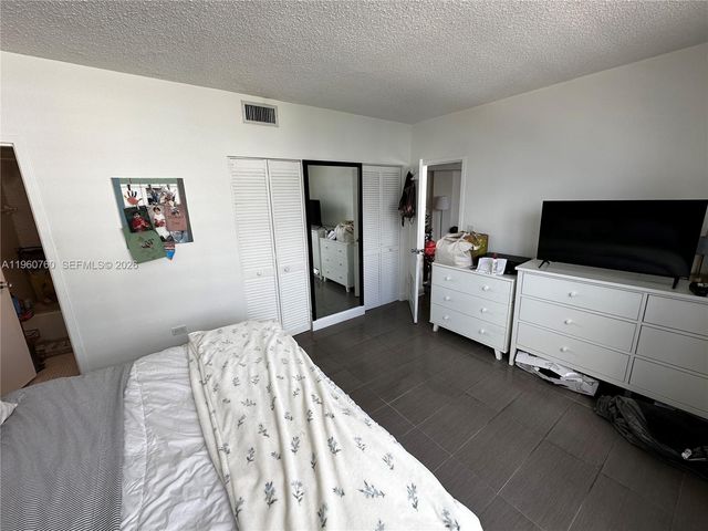 801 Brickell Bay Dr 761, Miami, FL 33131