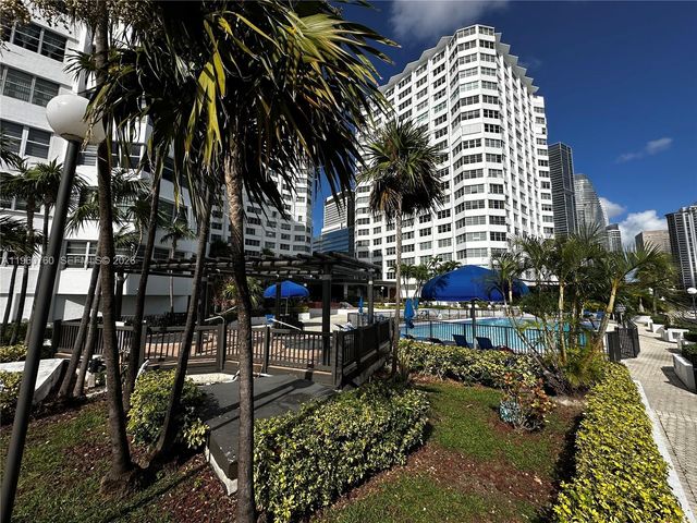 801 Brickell Bay Dr 761, Miami, FL 33131