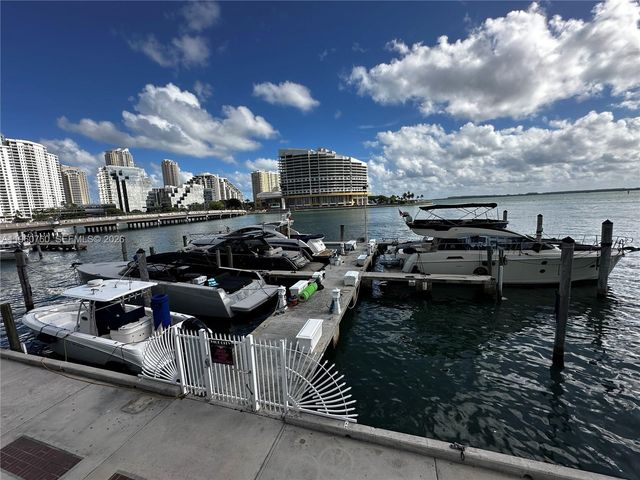 801 Brickell Bay Dr 761, Miami, FL 33131