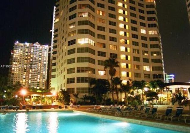 801 Brickell Bay Dr 761, Miami, FL 33131