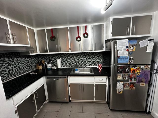 801 Brickell Bay Dr 761, Miami, FL 33131