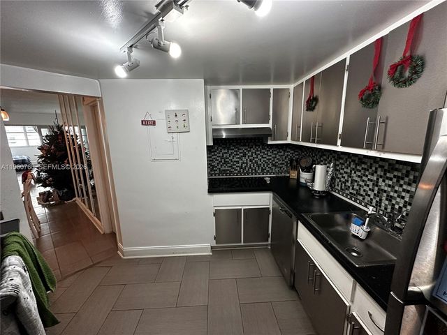 801 Brickell Bay Dr 761, Miami, FL 33131