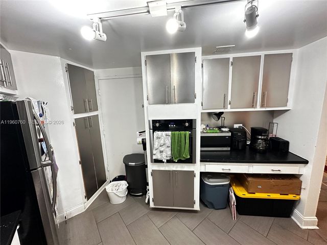 801 Brickell Bay Dr 761, Miami, FL 33131