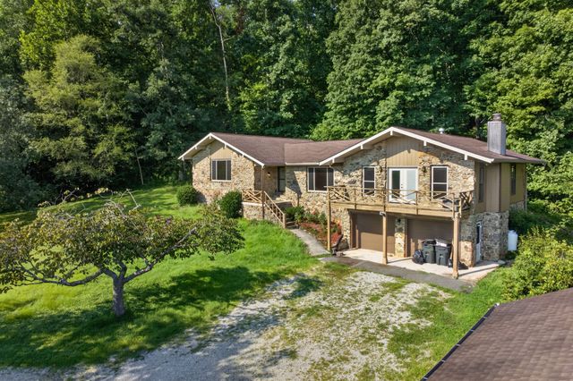 2410 Browns Mill Rd, Cookeville, TN 38506