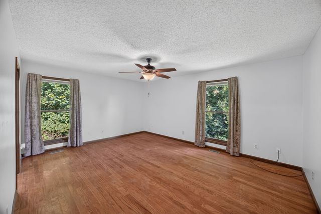 2410 Browns Mill Rd, Cookeville, TN 38506