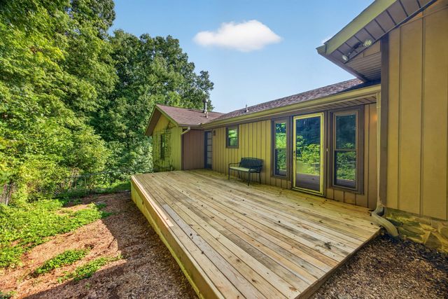 2410 Browns Mill Rd, Cookeville, TN 38506