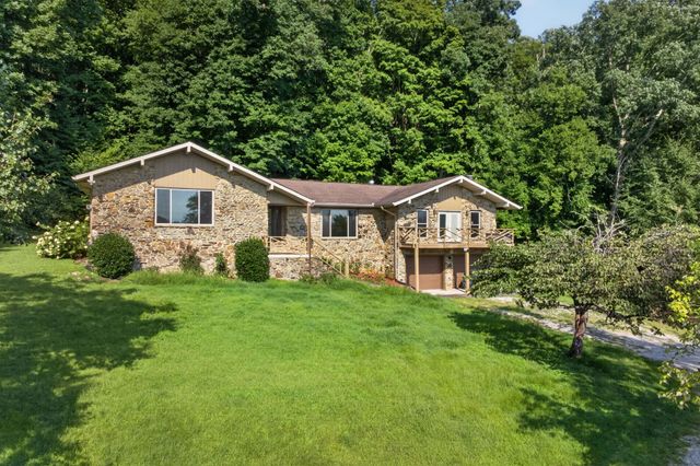 2410 Browns Mill Rd, Cookeville, TN 38506