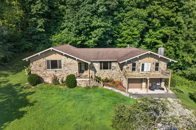 2410 Browns Mill Rd, Cookeville, TN 38506