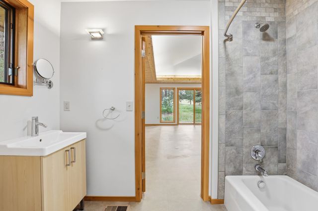 7809 S Ramona Rd, Spokane, WA 99224