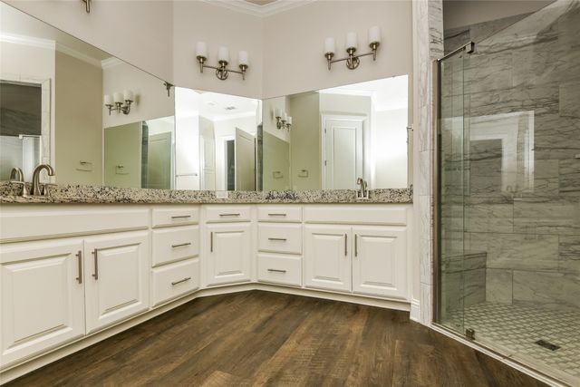 8841 Creek Run Road 401, Fort Worth, TX 76120