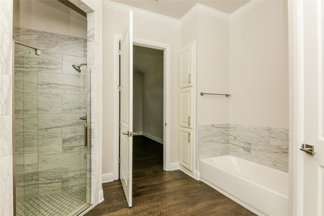 8841 Creek Run Road 401, Fort Worth, TX 76120