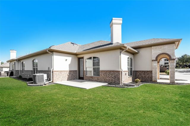 8841 Creek Run Road 401, Fort Worth, TX 76120