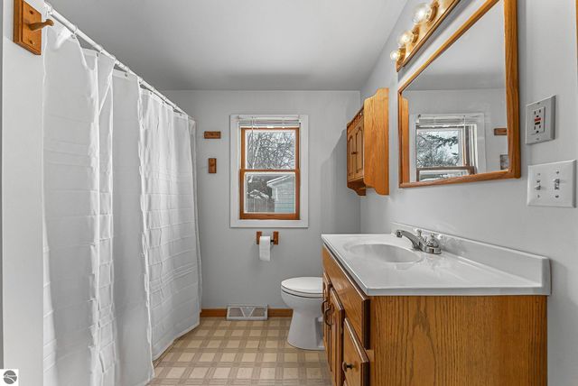 1229 Santo Street, Traverse City, MI 49686