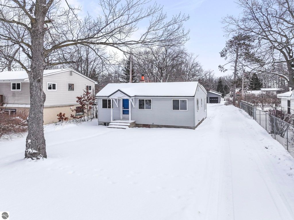Image 3 of property listing at 1229 Santo Street, Traverse City, MI 49686