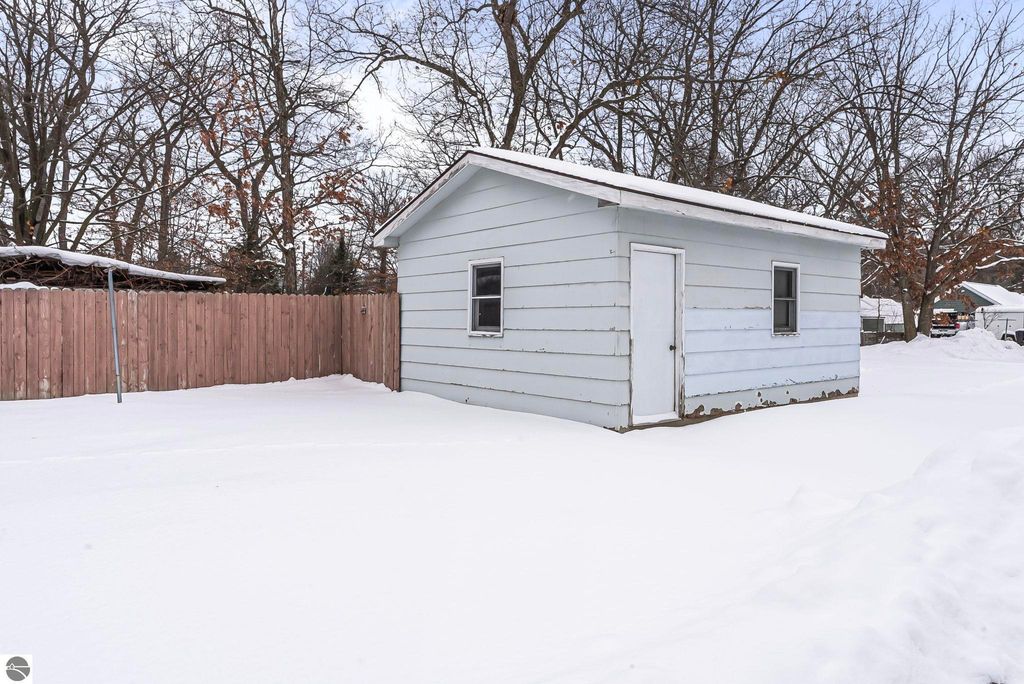 Image 5 of property listing at 1229 Santo Street, Traverse City, MI 49686