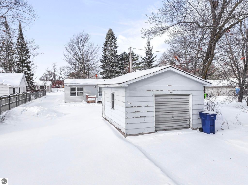 Image 6 of property listing at 1229 Santo Street, Traverse City, MI 49686