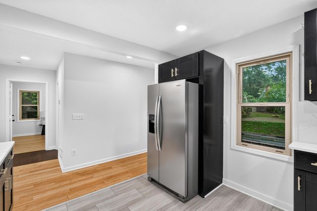 5261 Twin Lake Boulevard E, Brooklyn Center, MN 55429