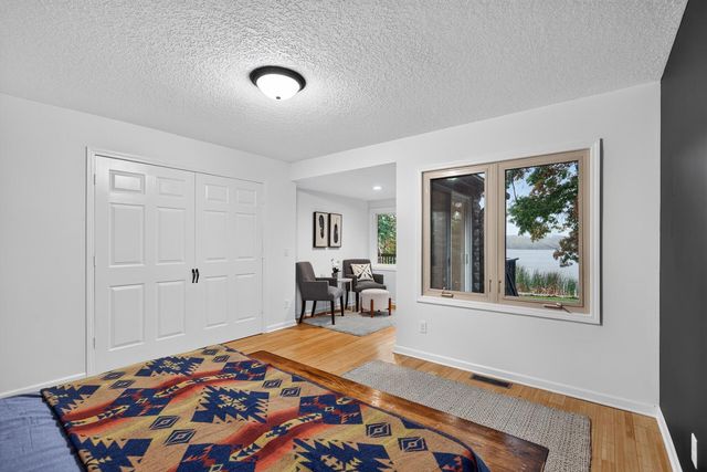 5261 Twin Lake Boulevard E, Brooklyn Center, MN 55429