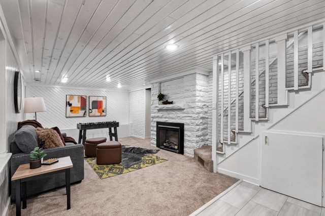 5261 Twin Lake Boulevard E, Brooklyn Center, MN 55429