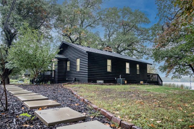 5261 Twin Lake Boulevard E, Brooklyn Center, MN 55429