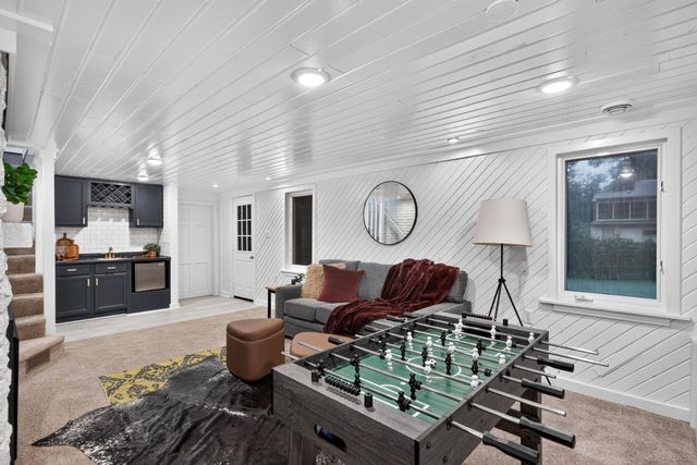 5261 Twin Lake Boulevard E, Brooklyn Center, MN 55429
