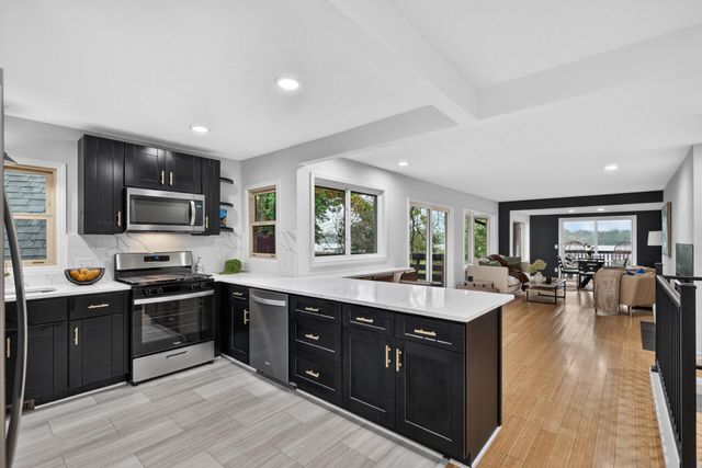 5261 Twin Lake Boulevard E, Brooklyn Center, MN 55429