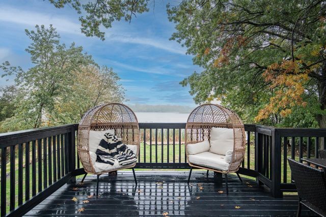 5261 Twin Lake Boulevard E, Brooklyn Center, MN 55429