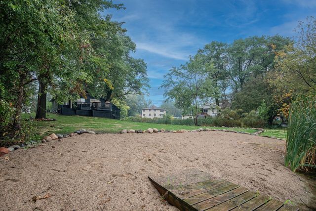 5261 Twin Lake Boulevard E, Brooklyn Center, MN 55429