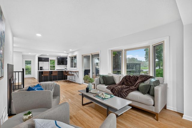 5261 Twin Lake Boulevard E, Brooklyn Center, MN 55429