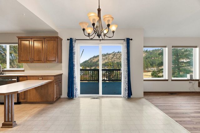 1012 W Winder Ln, Spokane, WA 99224