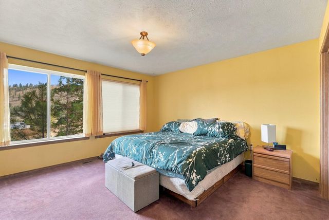1012 W Winder Ln, Spokane, WA 99224