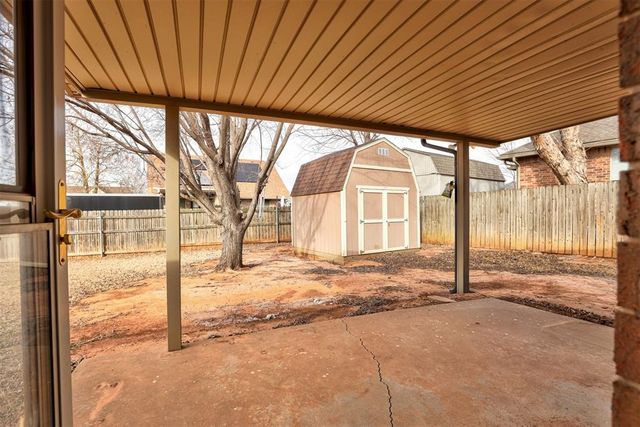 813 S Avery Street, Moore, OK 73160