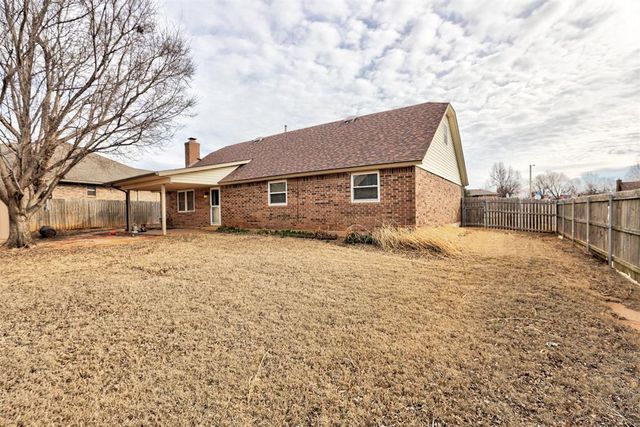 813 S Avery Street, Moore, OK 73160