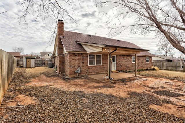 813 S Avery Street, Moore, OK 73160