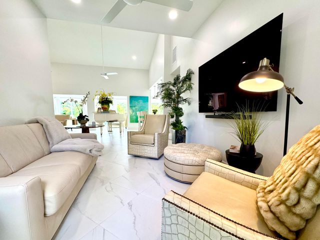 15240 Tall Oak Avenue, Delray Beach, FL 33446