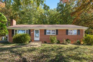 1205 W Hill Drive, Bedford, VA 24523