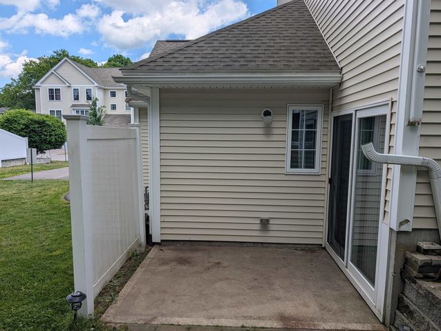 15 Bennett Street, Nashua, NH 03064