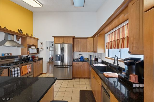 9100 Shelter Cove Court, Las Vegas, NV 89117