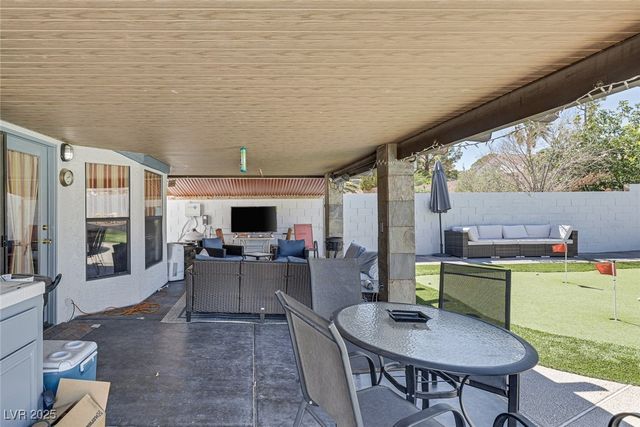 9100 Shelter Cove Court, Las Vegas, NV 89117