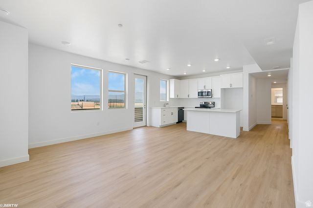 5263 W REVENTON RD, South Jordan, UT 84009