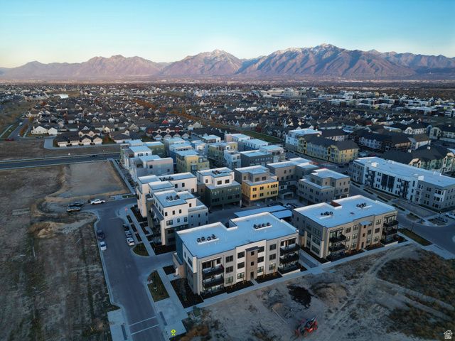 5263 W REVENTON RD, South Jordan, UT 84009