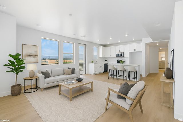 5263 W REVENTON RD, South Jordan, UT 84009